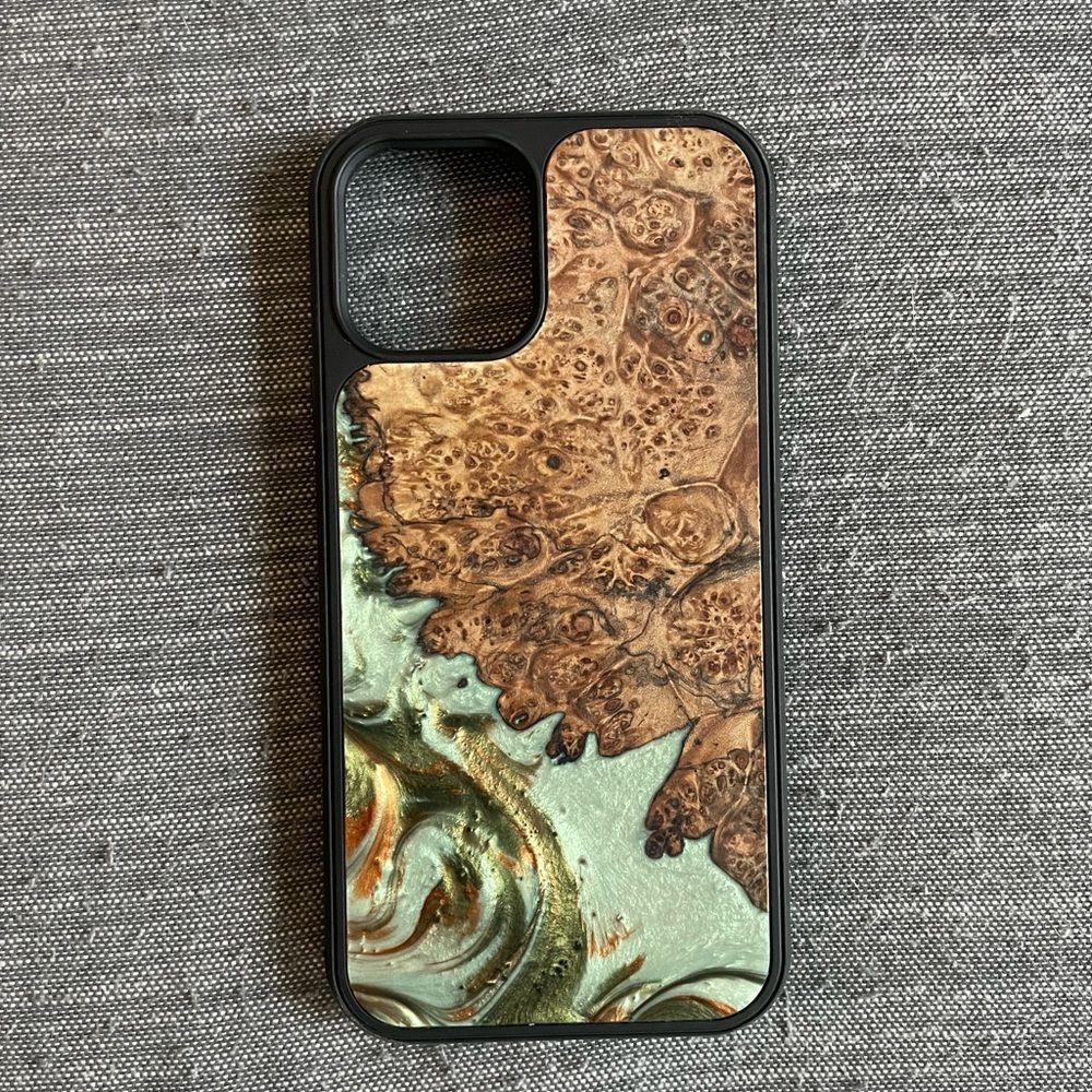 iPhone 12/12 Pro MagSafe real wood case!